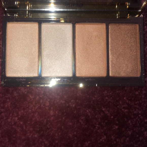 New with tag‘s Tarte Palette - Picture 2 of 5